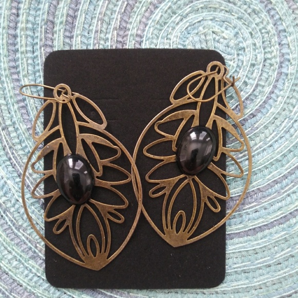 Black and brass color earrings - Picture 1 of 2